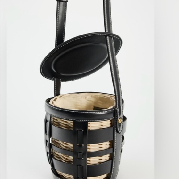 NWT - Zara bucket bag - Picture 2 of 2
